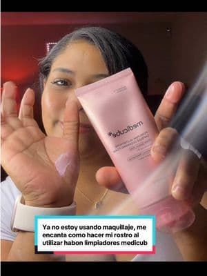 Solo me lavé la cara con estos tres limpiadores y mira cómo se ve “Uno con ácido azelaico para limpiar profundo…”“Uno con cúrcuma y ácido kójico para piel apagada…”“Y uno con PDRN + colágeno para que la piel se vea más cuidada y La diferencia no siempre es maquillaje… a veces es una buena limpieza.”@medicube US Store #tiktokshopmothersday #beauty #skincare #skincareroutine #mother #beauty #tiktokshopmothersday #skincare #medicubekojicacidturmerictoningcleanser #mixandmatchcapsulecleansingfoamset #kojicacidtumericcleansingpadas #turmerickojicacidcleansingpads #skin1004tonebrighteningcapsuleampoule #kojicacidturmericserumsoap #pdrnhydratinggelcleanser #turmericfacialcleanser #medicubevitaccapsulecream #rutinaskincaremedicube #fyp #foryoupage #tiktokshopmothersday