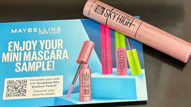 Received my first instafreebie/sampletok! Thanks so much @maybelline for gifting this product - can’t wait to try it! #G