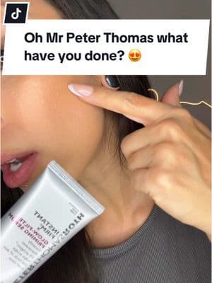 Woah… this primer… i love a good glow and blur.. this has both 💅🏼 #peterthomasroth #peterthomasrothinstantfirmx #tik#tiktokshopblackfridayk#tiktokshopcybermondaye#creatorboostcampf#giftguides#ttsdelightopTierNovember #spotlightfinds
