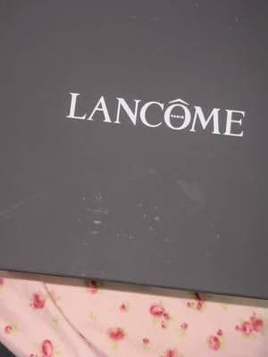 I’m so excited I received my first PR package from @Lancôme 🥹✨ it is such a surreal moment for me 💯🥰 I’m super excited to wear the juicy tubes in my next lip combo and incorporate these new, stunning, shimmery eyeshadows into my everyday makeup look. ✨🩵 please stay tuned for my everyday makeup look using these products 😘 #nickiiroyale #CapCut #giftedbylancome #makeuproutine #lancomexsheika #contentcreator