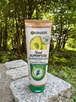 I can’t be without my Garnier favourites 💛 From repairing my hair to brightening my skin and keeping my hands soft – Garnier is always part of my routine ✨ @Garnier #AD #GarnierShoppingExperience #lorealistaruk #lorealistarukgarnier #glow_with_ania