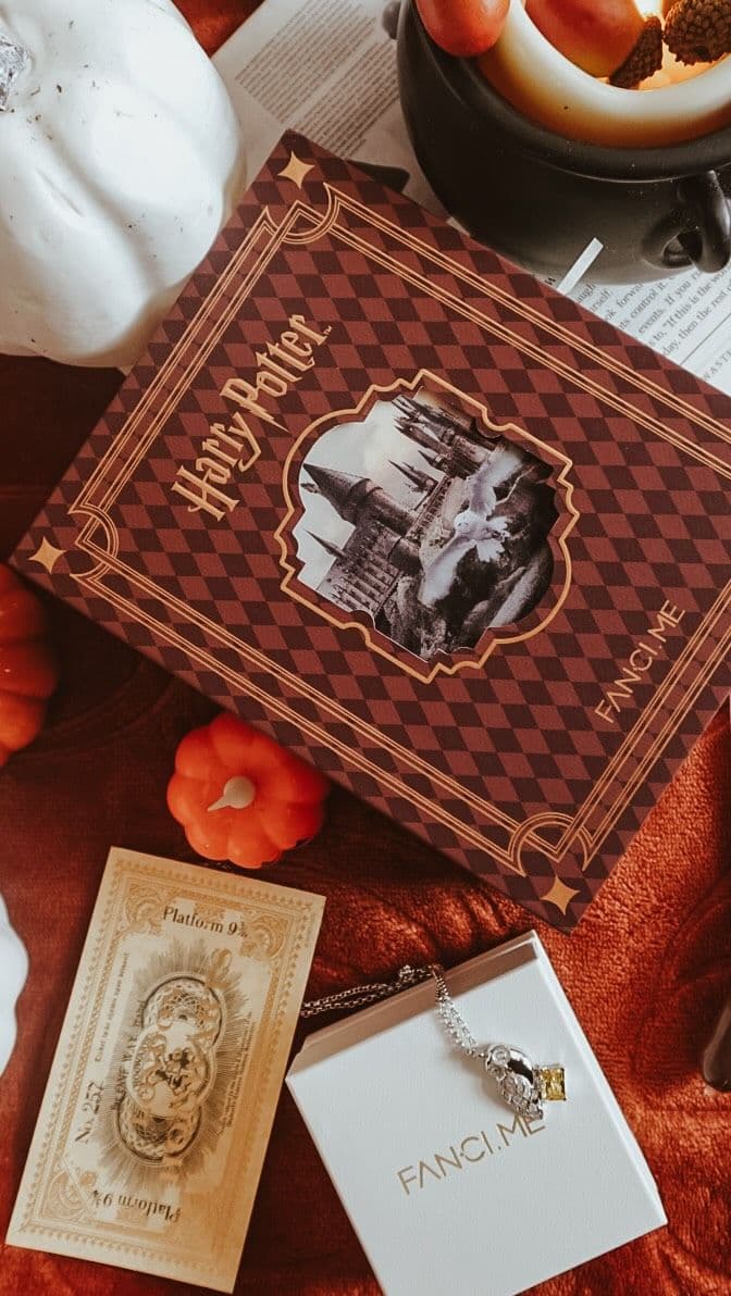 Okayyy this Harry Potter × @fancimenyc piece is seriously so cute. I love that it’s subtle enough to wear every day but