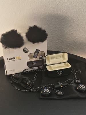 ¿Quieres que tus vídeos suenen profesionales? 🔥 El Hollyland Lark M2 ofrece audio Hi-Fi 48kHz/24bits, reducción de ruido y hasta 40h de autonomía. Compatible con iPhone, Android, cámara y PC (elige tu modelo). Ideal para creadores, entrevistas y vlogs sin preocuparte por el sonido. @Hollylandglobal #microfonos #hollyland #sonido #tiktokshop