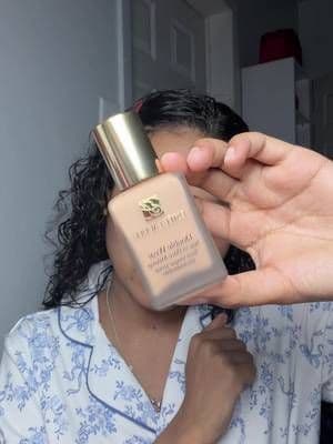Thank youu @Estée Lauder I love this foundation I just need a different shade but 10/10 quality #esteelauder #doublewear @CXS #giftedbyesteelauder #communityxseen #myshademystory