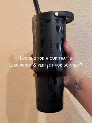 @HYDROJUG #hydrojug #waterbottle #hydroflask #waterbottles #insulatedwaterbottle #reusablewaterbottle #hydrojugtraveler #tiktokshop #tiktokshopping #summervibes #tiktokshopsummersale #tiktokshopsummerturnup #ttsthunderbolt #freeshipping