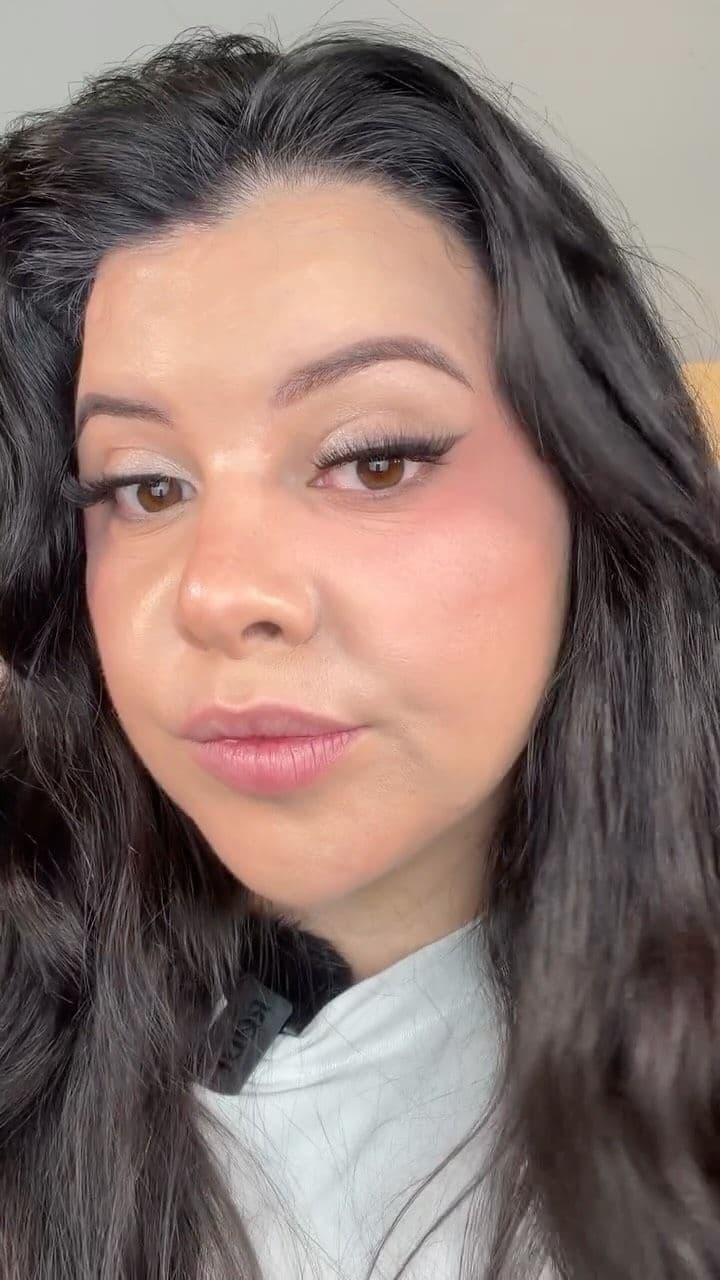 Este hack solo para las conocedoras amantes de blush 🩷🩷🩷
@hudabeauty
.
.
.
.
#blushing #pinkblush #blushhack #hudab