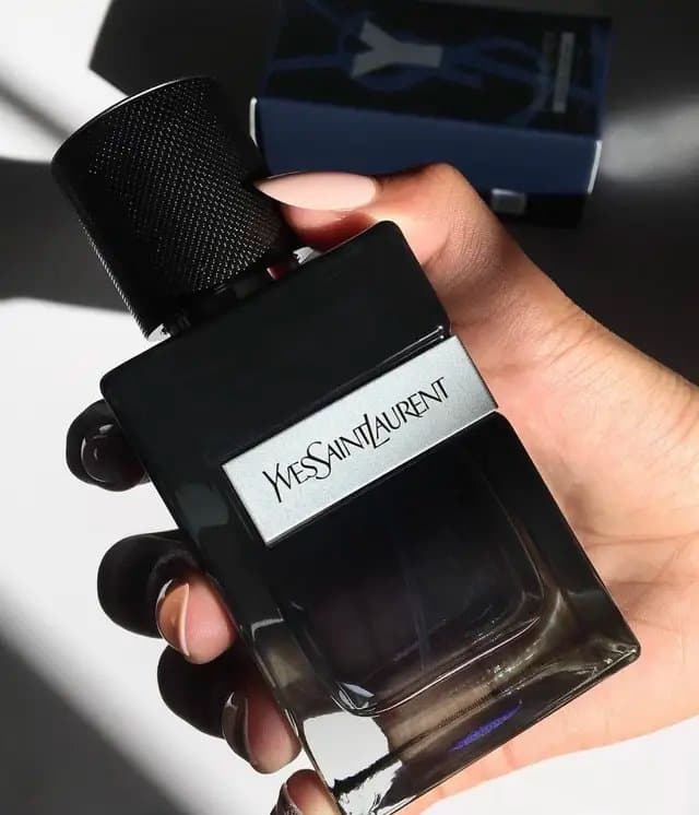“Ladies, if you’re looking to gift your man something special, look no further than this captivating cologne. @yslbeauty Y EAU DE PARFUM is the perfect present to make him feel masculine, confident, stylish, irresistible, and oh so-expensive. If you’re a fan of Dior Sauvage, you’ll definitely appreciate the similarities between the two scents. However, Y has its own distinct character, with a citrusy opening that beautifully complements the base notes of masculinity. It’s a sophisticated cologne that exudes confidence and charm. Despite not having a loud projection, this parfum lasts all day, ensuring that your man will be able to enjoy its enticing aroma from morning to night. It’s a fragrance that leaves a lasting impression without overwhelming the senses. I personally love how this cologne smells on my husband. It strikes the perfect balance between being powdery, fresh, and sweet. The scent lingers throughout the day, and the projection is just right. It’s a fragrance that truly captivates the senses. This Y EAU DE PARFUM is a must-have and is a perfect blend of freshness and masculinity, making it an ideal gift for your man in your life that wants to smell incredible. Its fresh and woody fragrance, with notes of sage, geranium, and wood, creates a captivating and alluring scent that is sure to turn heads. Whether you’re buying it as a gift or for yourself, I highly recommend considering the biggest bottle - because once you try it, you won’t want to be without it. #YSLBEAUTY #YSL #GIFTEDBYYSLBEAUTY #menscologne #fragrance #perfume #beautyreview #beautyflatlay