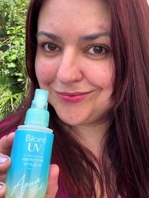 Tried this mist recently, kindly gifted by Superdrug, and I have to say - I love how convenient it is. No mess, no need to wash your hands - just spritz and go! Perfect for busy days or when you want something quick and easy. That said, the alcohol scent is quite strong - it really hit me on the first spray, so if you’re sensitive to fragrance, it’s something to be aware of. I also found I had to be a bit careful around the eyes and mouth, as the mist isn’t super fine. A gentle press on the nozzle works better for me and helps with more even coverage. The packaging is gorgeous, and the formula itself does what it promises. If you don’t mind the scent and want a fuss-free SPF mist, this could be a great option. @BioreUK @Superdrug #ad #gifted #superdrugcustomercommunity #spfreview #kbeautyfinds #mistreview #realreview #glowup