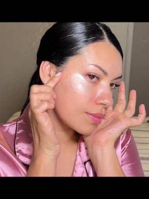 β¨ Gifted by G.M. Collin β¨ @gm.collin Their Winter Cocooning Duo is the ultimate winter comfort these hydrogel eye patches instantly refresh, hydrate, and brighten tired eyes πββοΈβοΈ #winterskincare #eyepatches #gmcollin #skincareroutine