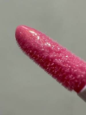 Glass shine lip gloss, fresh pink, instant glow ✨ Close up look at Prisma Glass Lip Shine. Ultra glossy, smooth and non sticky, giving lips a fuller, glass like finish in one swipe. The soft pink shade looks polished on its own and adds a luminous top coat over any lipstick. Simple day to night lip glow with zero effort. @Armani beauty #AD #ARMANIBEAUTY #ARMANIBEAUTYPRISMAGLASSRESET #MAKEUP #glow_with_ania