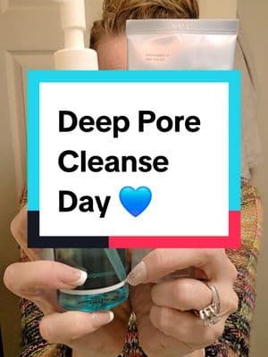 I'm using the medicube double cleansing duo w/ my skincare tech for deep pore cleansing, smoother texture & that k-beauty glass skin glow. ✨️ #creatorsearchinsights #ttsmidwest #tiktokshopblackfriday #doublecleanse #tiktokshopcybermonday