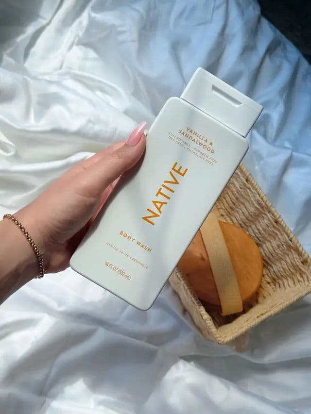 Native body wash is a great everyday product. It has a clean, minimal appearance and feels very high quality when used. Love it ! 🤍🤎 @influenster @Native #complimentary #GiftedByNative #NativeVanillaSandalwoodBodyWash