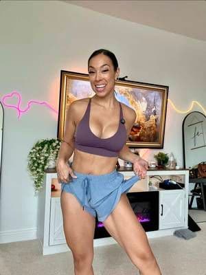 These are super comfortable and so stylish, I love the colors they come in! Definitely would grab that sale before it’s over! @Halara_official #halaraeveryday #activeinhalara #halarashorts #tiktokshopcreatorpicks #creatoricons #dealsforyoudays #tiktokpartner #tiktokshopsummerturnup #tiktokshopunboxing #funinthesun #ttsfashionfam