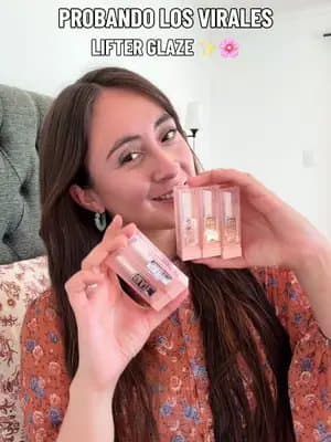 Mi lifter glaze favorito fue el 002 PINK DRIP, te deja un acabado natural, hidratado y con un sutil tinte rosadito 😍 @M