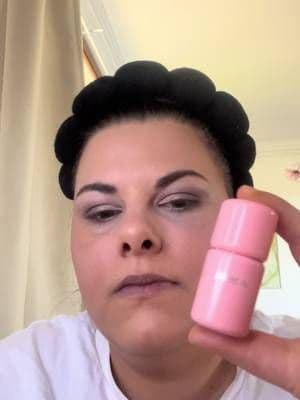 Dear.A BonBon Glowcheek 02 Mellow Shade. Nice colour but not very pigmented maybe because of my skin tone. But giving ni