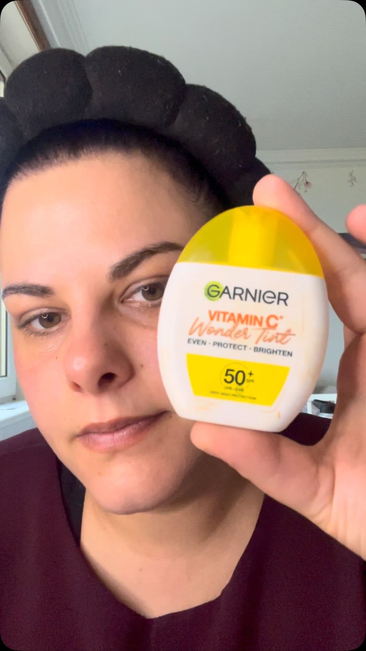 This is Garnier Vitamin C Wonder Tint SPF50+ ✨ One of my favourite products. It’s Light–medium, buildable coverage – blu