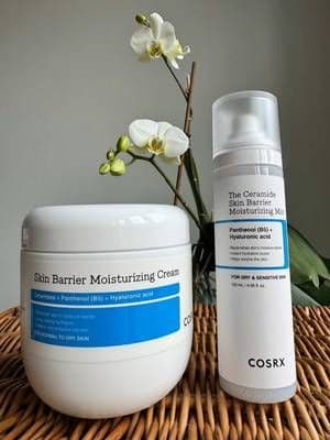 Dry, tight skin is usually a barrier issue, not a lack of moisturiser 💧 This Ceramide Duo from COSRX is all about strengthening the skin barrier and locking hydration in properly. The mist is light and hydrating, perfect straight after cleansing, while the cream has a richer texture that seals everything in and leaves skin feeling soft and comfortable, not greasy. I’ve been using the mist first, then following with the cream on dry areas. Skin feels smoother, calmer and properly nourished ✨ Simple, effective barrier care that does exactly what it says. @STYLEKOREAN @StyleKorean Influencers @COSRX Official @moida_official #AD #stylekoreanamb #stylekoreanamb_cosrxjan #cosrx #glow_with_ania