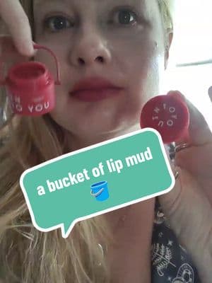 A bucket of paint for your lips so you can feel like a giant woman 🏃♀️ @INTOYOUofficial Barreled Matte Lip & Cheek Mud T04 Hot Pink These retail for about €10 use code BGOOD2U for extra % off #lipmud #yesstyle #intoyou #cutelipproduct