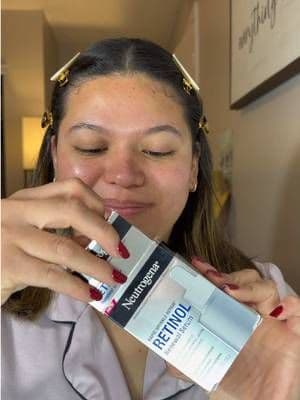 #AD Este retinol es perfecto si quieres empezar a cuidar tu piel porque si textura es ligera y suave🤩✨ thank you @Neutrogena @Amazon #Neutrogena #Retinol #amazon #SkincareFinds