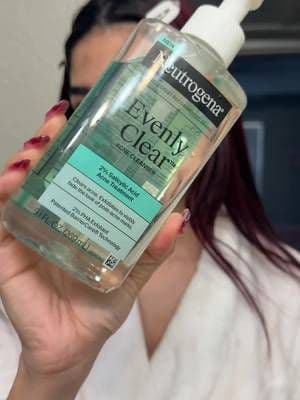 #AD Si tienes tendencia a acné y a quedar con manchas, debes probar este nuevo limpiador de Neutrogena ✨ #EvenlyClear #Acne @Neutrogena