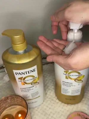 What I like most is that it provides multiple benefits in one system.It helps moisturize,detangle,smooth frizz,and improve shine,while also strengthening the hair and protecting it from damage and heat styling #complimentary #pantene #giftedbypantene @influenster @Pantene