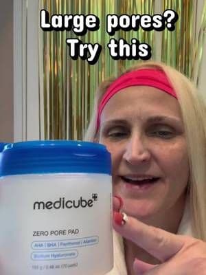 Medicube zero poor pads are now part of my morning routine. If large pores are uneven skin texture bother you these double sided toner pads, feel refreshing and gently exfoliate. Tap the link below if you want to try them #GlassSkinRoutine #BeautyFinds #TikTokShopBeauty #Medicube #SkinCareFinds