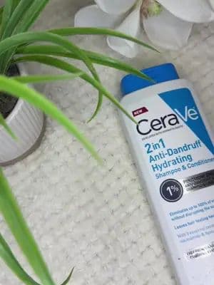 I’ve been using the Cerave 2-1 Hydrating Anti-Dandruff Shampoo & Conditioner and I’m honestly impressed. It gently cleans the scalp while keeping the hair really hydrated,which is something I always in hair products. #complimentary #CeraVeHair2in1 #giftedbycerave @influenster @CeraVe