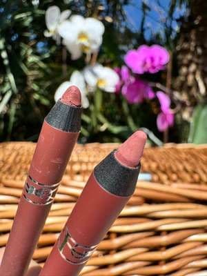 #AD ✨ YSL lip liner shades 103 & 104 🫦 I’ve been trying out these YSL lip liners in shades 103 and 104, and the tones are perfect for creating a soft ombré lip look. Both shades blend really nicely and give that diffused, soft-focus finish, whether you keep it subtle or build it up for more definition. I really like how wearable they are, especially for everyday looks. Keep an eye out for the applications coming next 💋 Which shade do you like more, 103 or 104? @YSL Beauty #YSLBEAUTY #YSLOMBRELIP #liplinerswatch #glow_with_ania