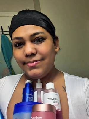 Desde que empezó a utilizar estos productos y cara se ve más joven se ve más uniforme más uniforme con un tono más. Claro, me encanta porque lo utilizo al despertarme y al al acostarme antes de dormir y se nota el globo de verdad ya no tengo que estar maquillándome las ojeras se ven más claras me encanta el resultado que estos productos le han dado a mi rostro.@medicube US Store #skincare #skincareroutine #skincaretips #skincare101 #beauty #beauty #medicubeblackfridaypdrncollagencapsulecream #mixsoonpdrncollagenantiagingpinkset #koreanskincareglowupbundle #tiktokshopcreatorpicksneocellcollagenbiopeptides #medicubekojicacidturmerictoningcleanser #tiktokshopmedicubeskincarekorean #drmelaxincollagenboostset #pdrnskincareglowroutine #sensitiveskinfriendlyglowingskinroutine #medicubepdrnpinkcollagencapsulecream