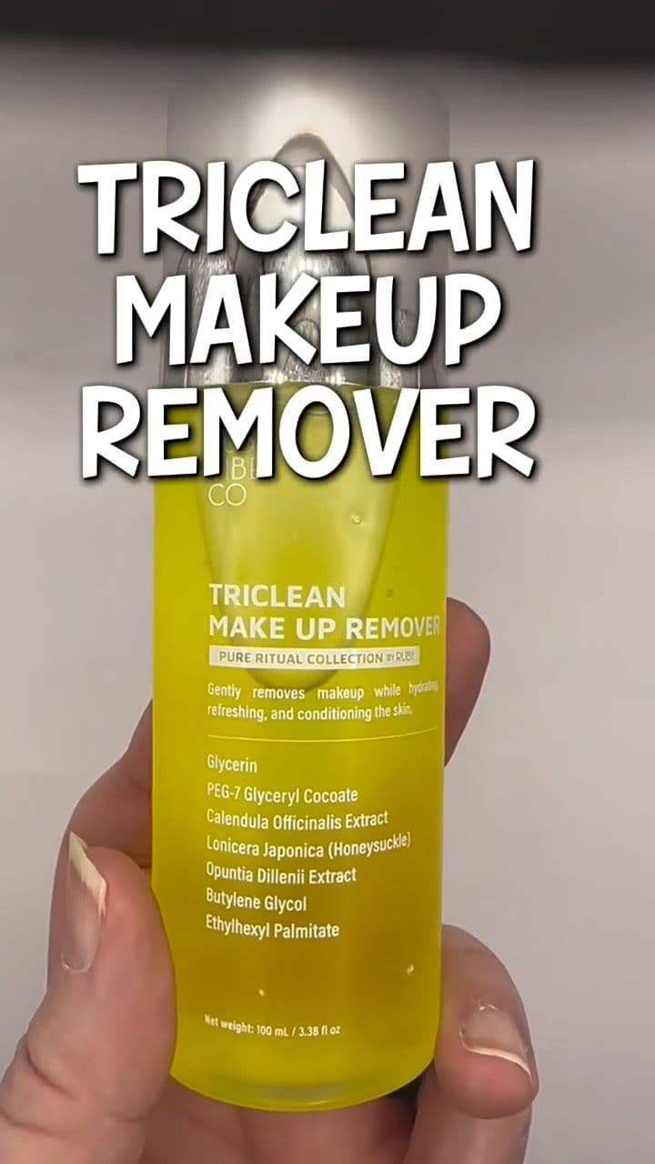 The TRICLEAN MAKEUP REMOVER from @rubyvibeco is a fabulous makeup remover and is so gentle. It removed all my makeup ins