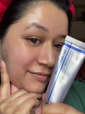 My tiny bumps are less noticeable now.Smooth Skin🌼@Centellian24 #centellian24 #centellian24global #tiktokshop #koreanskincare #smoothskin