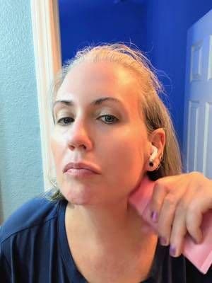 I judge skincare by more than the label: texture, ease and whether I want to use it again tomorrow. See the product details and current reviews through the link. #SkincareTexture #NeckWrinkleCare #MedicubeReview #HealthySkin #TikTokShopFind