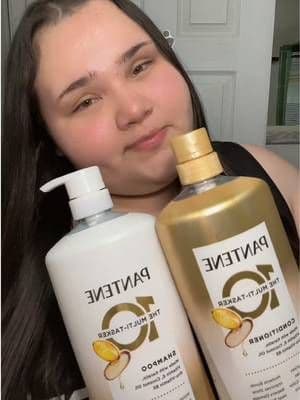 Soft, smooth, and hydrated hair after every use. This conditioner leaves my hair shiny, frizz-free, and manageable!..... #complimentary #pantene #GiftedByPantene @influenster @Pantene