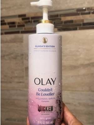 The new Olay Body Wash in Couldn’t Be Lovelier smells amazing and contains a hyaluronic acid serum to nourish the skin and lock in moisturizer 🧴 🧼 @influenster @Olay Skin Care #complimentary #GiftedByOlay #couldntbelovelier