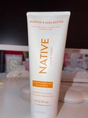 Wow this actually made my hair feel so soft and healthy after just one use…. I love that it’s made with clean ingredients… and omg it smells incredible #complimentary #GiftedByNative #AlmondSheaButterHairMask @influenster @Native