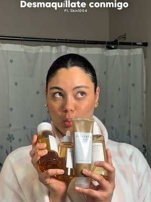 Desmaquíllate conmigo Ft. @SKIN1004 US ✨ Llevo 3 semanas haciendo esta rutina día y noche y créanme que he visto cambios en mi piel. El aceite no es pesado y se remueve súper fácil. El foam termina de limpiar bien mi piel. El toner señores es literalmente agua que calma la sensibilidad. El serum es ligero y calma la rojez y la crema que no es de la línea centella cómo tal, hidrata muchisimoooooo✨ #skin1004 #doublecleansing #tiktokshopfinds #koreanskincare #skincareroutine