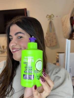 Air-dried waves using Garnier 💚 Frizz control without heat ✨ #wavyhair #airdryhair #giftedbygarnier #hairroutine #drugstorefinds @Garnier USA