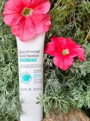 Is it cloudy where you are? Don't forget your sunscreen because the sun's rays can penetrate through those clouds! I am happy to share with you the APLB × YesStyle Brand Invitation Campaign! I received APLB's Glutathione Niacinamide Sunscreen SPF50+ PA++++ (40ml) for free in exchange for my honest review. About this product: 🌤 Keeps your skin moisturized with prolonged moisturizing effect 🌤 Adheres on skin seamlessly without caking & leaving a white cast 🌤 Passed Skin Irritation Test, suitable for sensitive skin Star ingredients: 🌟 Glutathione 🌟 Niacinamide 🌟 Centella Asiatica My thoughts: I really like this sunscreen because it absorbs really easily and does not leave a white cast. It also does not have a scent, which is really nice. My skin felt soft and smooth after application and not tacky, sticky or greasy. It also did not irritate my skin or around my eyes, so I am happy to see that it is suitable for sensitive skin. I like that it has skincare built into the sunscreen. So while you are protecting your skin, you are also getting the benefits of skincare ingredients. With its high SPF and PA rating, I know I'm well protected when using this sunscreen. Overall it is a great sunscreen! ✨️ Save: Use promo code PLUMIE123 Join YesStyle Influencer Program: https://ystyle.co/UVbw @YesStyle @aplbofficial_influencers #YesStyle #yesstyleinfluencers #APLB #glutathione #niacinamide