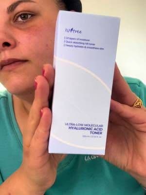 💧 Isntree Hyaluronic Acid Full Hydration Bundle. It’s a great bundle. YesStyle discount code: APLB107MLM7 -Hyaluronic Acid Watery Sun Gel ☀️ • Gel texture, no white cast, hydrating sunscreen -Hyaluronic Acid Fresh Sun Serum ☀️ • Refreshing, lightweight, great under makeup -Ultra-Low Molecular Hyaluronic Acid Serum 💧 • Fast-absorbing, no stickiness, plumps & reduces redness -Ultra-Low Molecular Hyaluronic Acid Toner 💧 • Water-light texture, absorbs instantly @YesStyle @Isntree Official #skincarebundles #skincare #kbeauty #sunscreen #hyaluronicacidserum