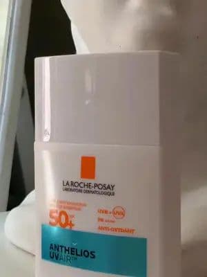 Un protector solar que realmente se siente tan ligero como el aire ☁️☀️ Estoy probando Anthelios UV Air y me gusta porque tiene ligereza extrema, se absorbe rápido y deja un acabado invisible en la piel, perfecto para usarlo todos los días. Además, durante el día puedes hacer un retoque práctico con la bruma facial, incluso si ya llevas maquillaje. @For_Me @La Roche-Posay Para mí ya es parte de mi protección diaria… y sí, no hay vuelta atrás. #TanLigeroComoElAire #NoHayVueltaAtras #Publicidad #AntheliosUvAirF