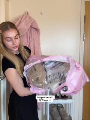 Did someone say PLT rebranded? π€« My honest opinions on the items as a student ambassador. Exited to get some pics in the new items!! @prettylittlething #classofplt #rebrand #pltrebrand #student #ambassador #ad #plt #plthaul