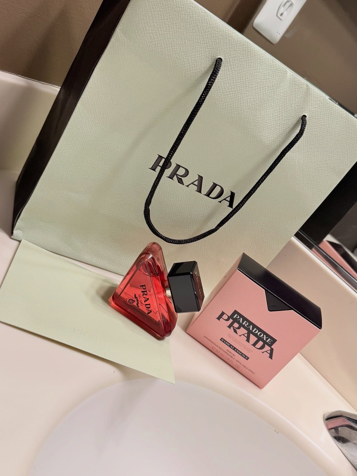 Prada Beauty just dropped their New Fragrance Prada Paradoxe Radical Essence Perfume and I’m so delighted to be one of t