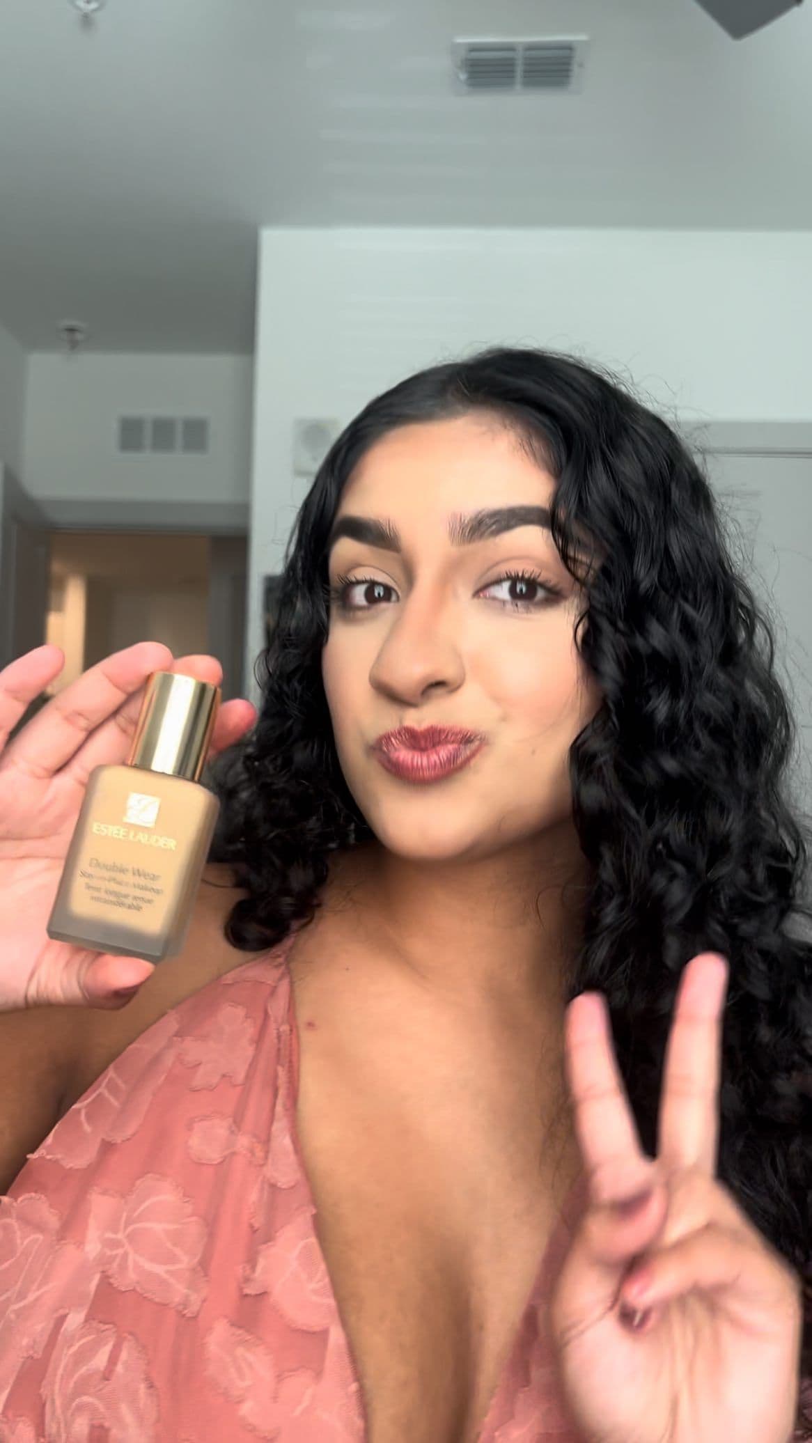 GRWM for Game Day!
Wearing the Double wear stay in place foundation.
Available in 55 shades. Breathable, lightweight c