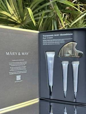Luxury skincare, made simple ✨ This luxurious set from Mary & May combines tranexamic acid and glutathione to visibly brighten and hydrate tired eyes. Beautifully formulated, beautifully presented. True clean beauty, reimagined. @Mary&May Official @Mary&May Influencers @YesStyle @YesStyleInfluencers #MaryAndMay #eyecream #kbeauty #marynmaydotdotdot #lovemarynmay #KBeautyRoutine #GlowingSkinEssentials #TranexamicAcid #GlutathioneGlow #KSkincareFavourites #GlassSkinJourney #Glow_with_Ania #ad #gifted
