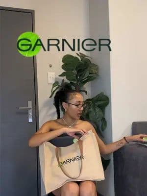 I’ve attempted to post this video 3 times !😭hopefully you guys will hear me now . I’m so grateful for all of these @garniersouthafrica 💚🤍 #garniersummerschool #garnier #skincare #unboxingvideo #pr #goodiebag @Garnier South Africa