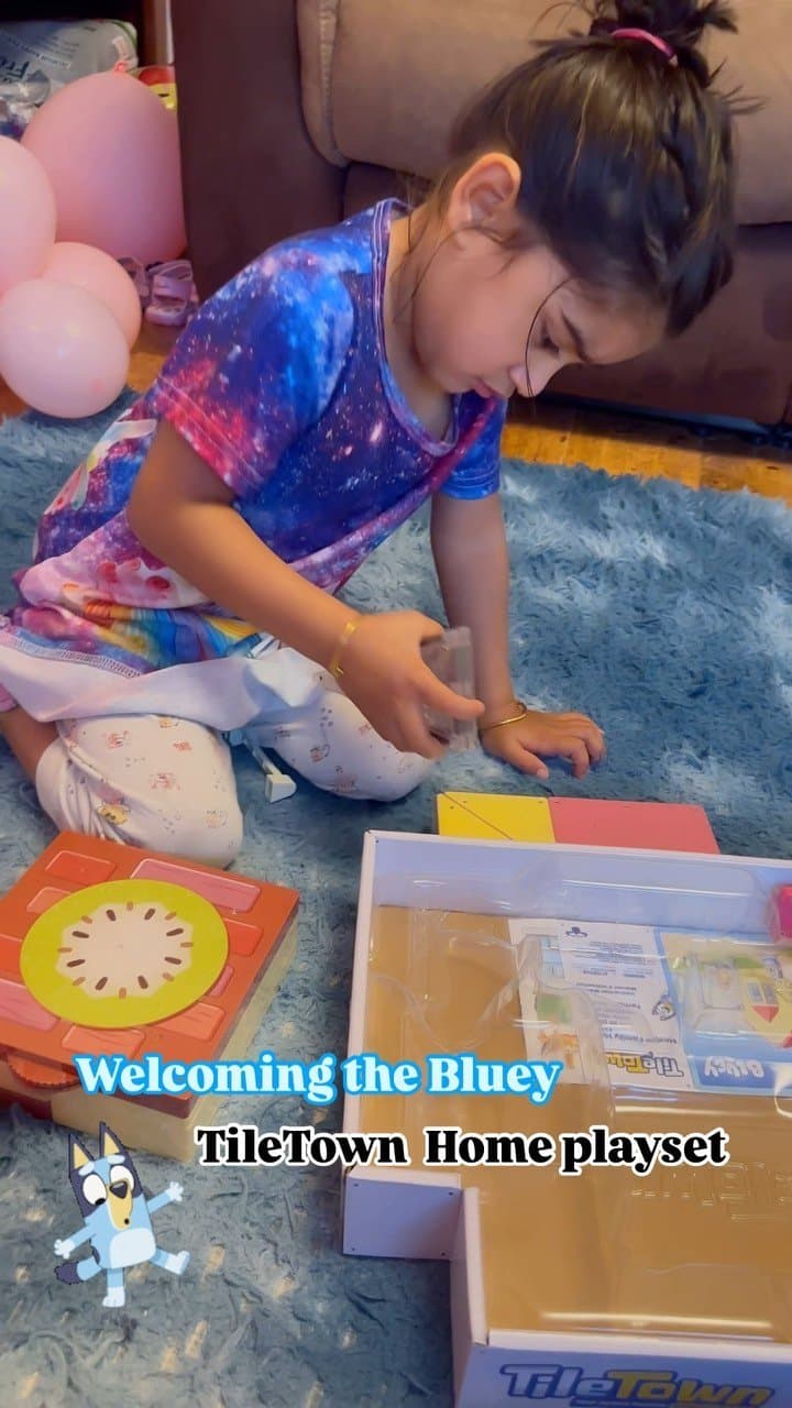 Thrilled to be chosen for the Bluey #TileTown campaign by @comerounduk & @moosetoys and gifted this amazing action-adven