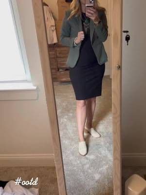 #ootd tryon sesh! Havent done one of these in a while! 🤷🏼♀️This @walmart dress is so comfy and super affordable! Shoes are also walmart! 🤗Jacket is and oldie but goodie from H&M. Whats everyones plans for the long weekend?? 🇺🇸🇺🇸#walmart #ootd #ltk Todays work #ootd shop the link on my bio!