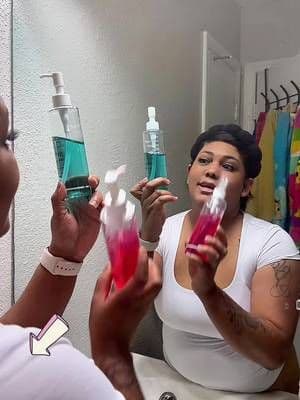 La doble Limpieza ayuda a que te des maquilles, te ayuda a eliminar las impurezas del día a limpiarlos por hoja profundidad y también a sacar lo que son los puntos negros. El jabón de PRN al 99% de ayuda a que tu piel produzca más colágeno. ayuda con la elasticidad con el Glow y con la hidratación sobre todo con la firmeza para que tu piel se vea más rejuvenecida.@medicube US Store #skincare #makeup #cleanskincare #skincareroutine #beauty #skincare #pdrnhydratinggelcleanser #medicubekojicacidturmerictoningcleanser #glowrecipeblueberrybouncegentlecleanser #medicubeblackfridaypdrncollagencapsulecream #cleanseandhydrate #hydratingfacialcleanser #thefaceshopdoublecleanser #medicubedoublecleanser #medicubedoublecleansingduo #nidaperfectclearoiltofoamdoublecleanserfacial #pielsaludable #tiktokshopblackfriday #cleanskincare #cuidadodelapiel #skincarestack #tiktokshop