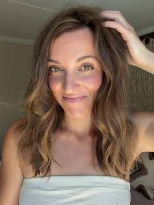 #AD Since being diagnosed with Hashimoto’s, I’ve been paying a lot more attention to my hair. 💛 The new Neutrogena Hair Restore line, especially the Advanced Growth Support Serum, has become part of my daily routine, and I love how lightweight and easy it is to use. If you’re focusing on healthier-looking hair too, it’s definitely worth checking out. Shop the new @Neutrogena Hair Restore line on Amazon. ✨ #HairRestore #amazonfinds #ad
