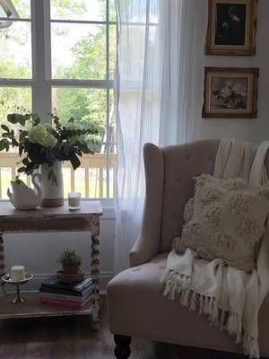 Fresh flowers, old frames & new photos #fyp #vintagefinds #cottage #cottagedecor #cozycorner @Hobby Lobby @Target Junkie @target @magnolia @Studio McGee @Amazon #amazonfinds #vintageinspirephotos